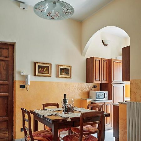 Terrazza Di Alfieri - Alloggio Con Terrazza Privata Nel Centro Di Asti Bagian luar foto