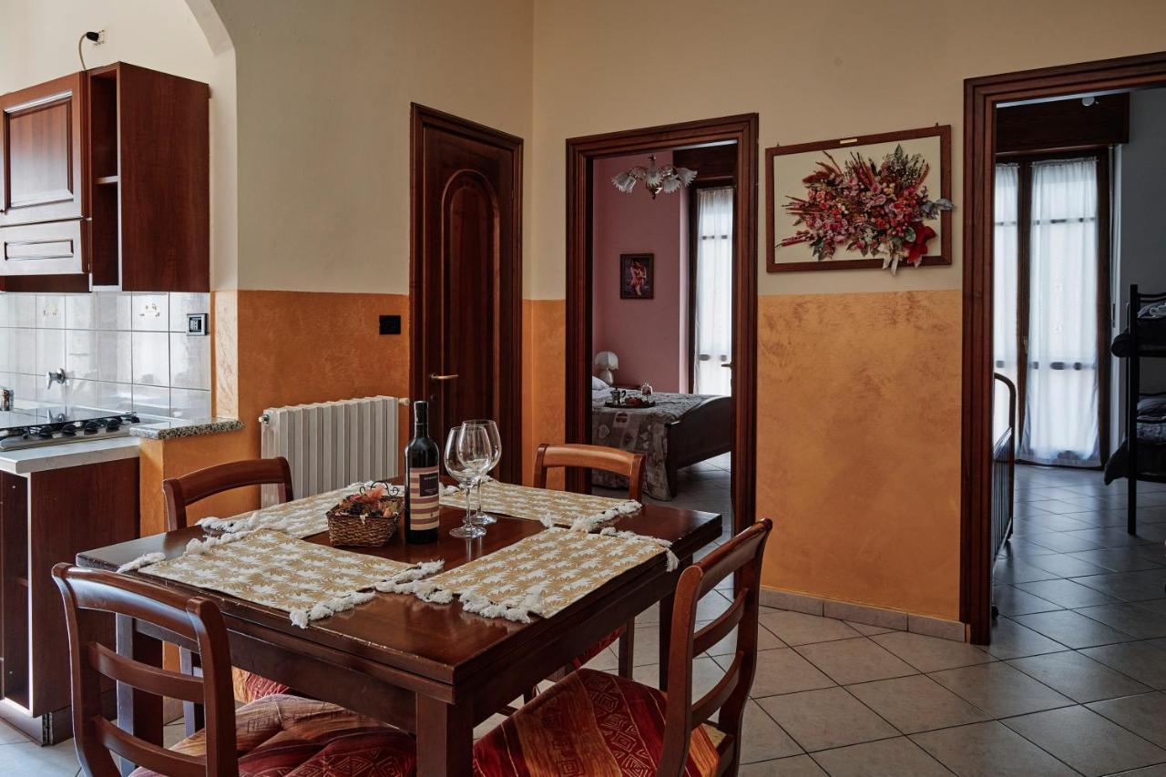 Terrazza Di Alfieri - Alloggio Con Terrazza Privata Nel Centro Di Asti Bagian luar foto
