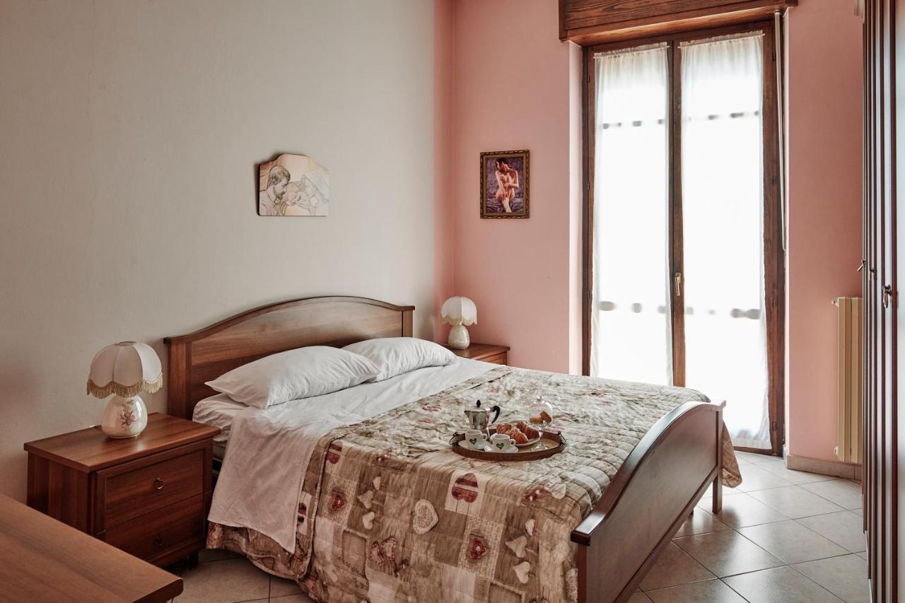 Terrazza Di Alfieri - Alloggio Con Terrazza Privata Nel Centro Di Asti Bagian luar foto
